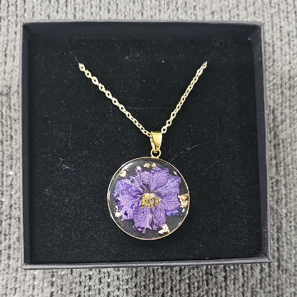 Gold Necklace with Purple Floral Pendant